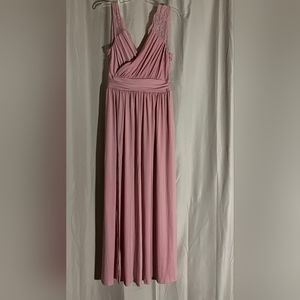 Small fit like a medium maxi pink dress